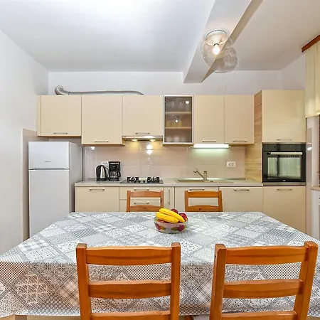 Apartman Marija 2394 Póla